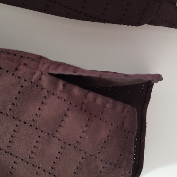 Womens Westbound No Iron Soft and Comfortable Vegan Faux Suede Button Down Shirt - Picture 5 of 6